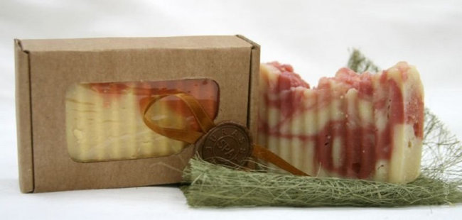 Jurassic Spa Мыло соляное Клубника, 100 г