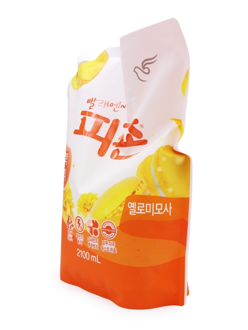 Pigeon Концентрированный кондиционер для белья с ароматом желтой мимозы Yellow Mimosa Softener, 2100 мл