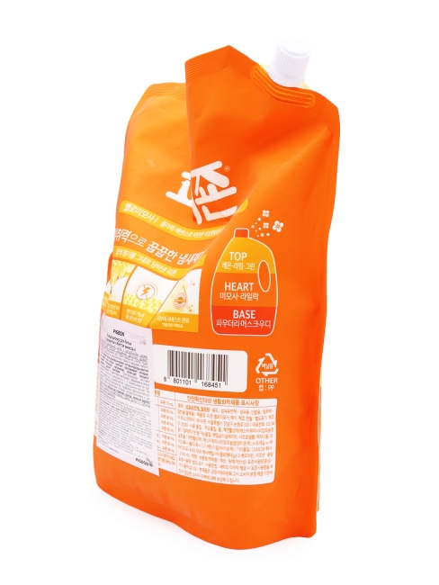 Pigeon Концентрированный кондиционер для белья с ароматом желтой мимозы Yellow Mimosa Softener, 2100 мл