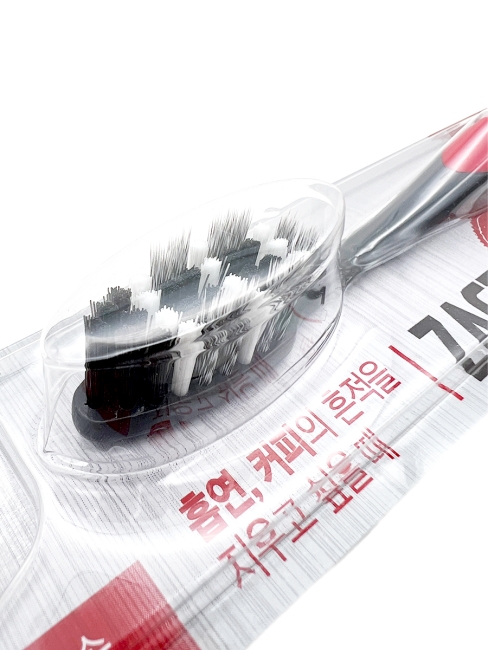 LION Зубная щетка для курильщиков средняя жесткость красная Dr. Sedoc - Zact Red, 1 шт