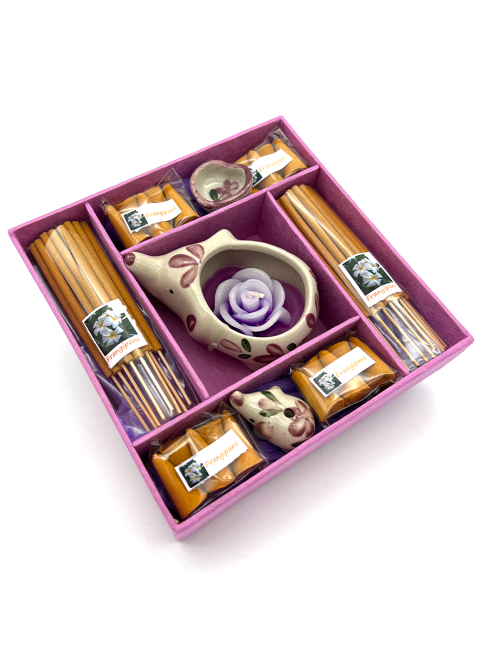 EcoBioLife Арома-набор Цветок Франжипани из 9 предметов сиреневый Frangipani Aroma Set Lilac